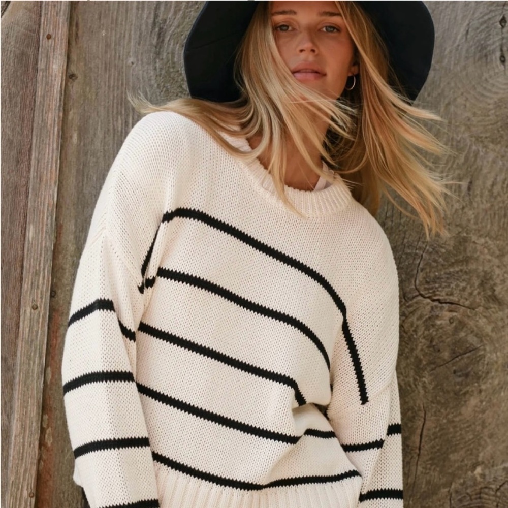 JENNI KAYNE Chloe Crewneck
NWT. Cotton Sweater XXL = 14 / retail $325